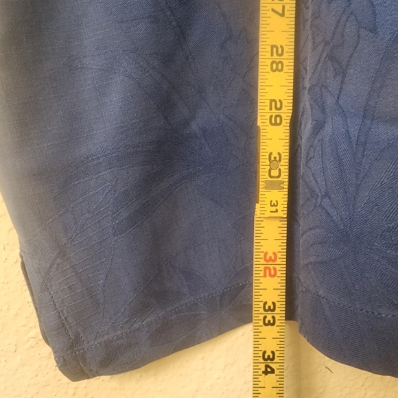 Tommy Bahama Floral Hawaiian 100% Silk Navy Blue Shirt Mens XXL - Picture 9 of 9